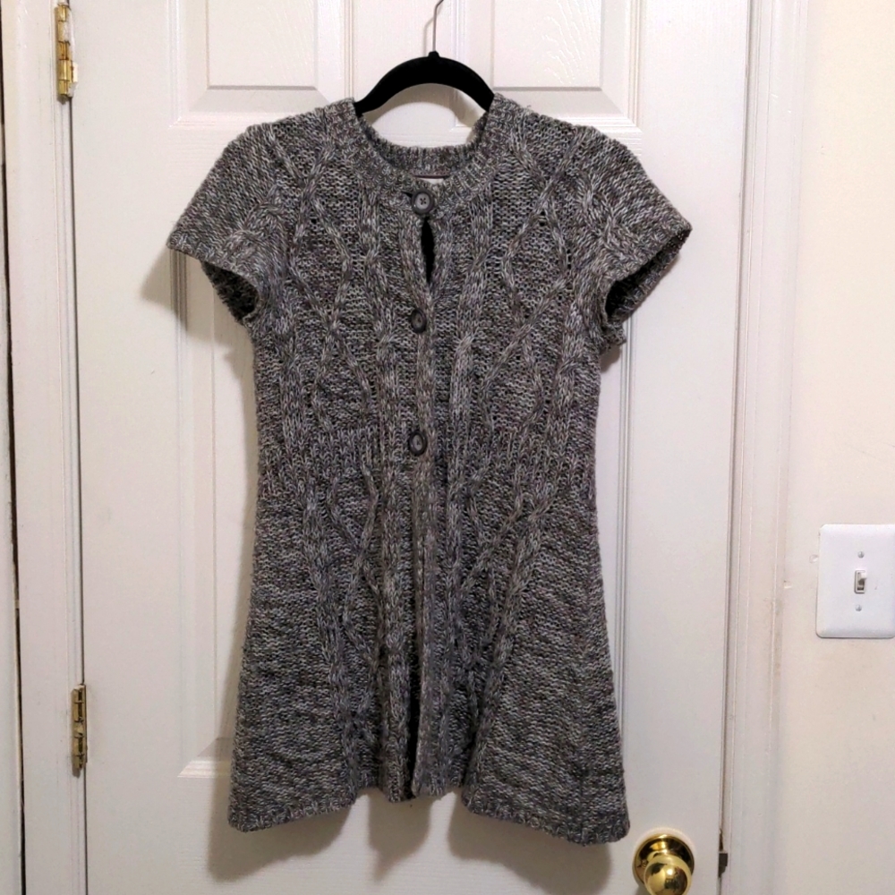 Short sleeve button sweater